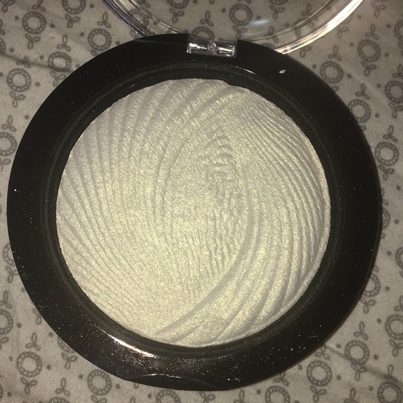Revolution Baked Highlighter Bundle - Picture 2 of 7